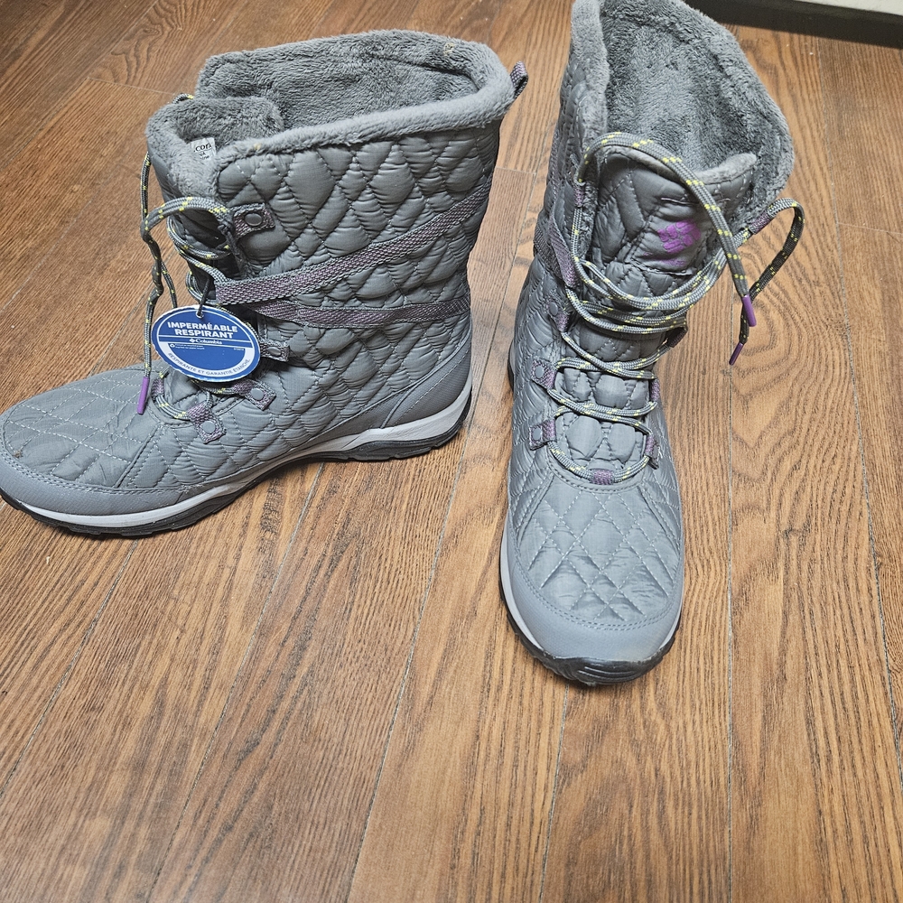 Columbia Gray Quilted Women's Boots
